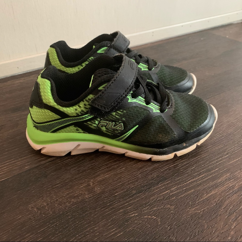 Toddler Fila shoes size 11